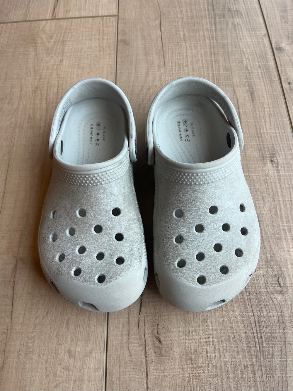 CROCS Kids Classic Vent Clogs in Light Gray
